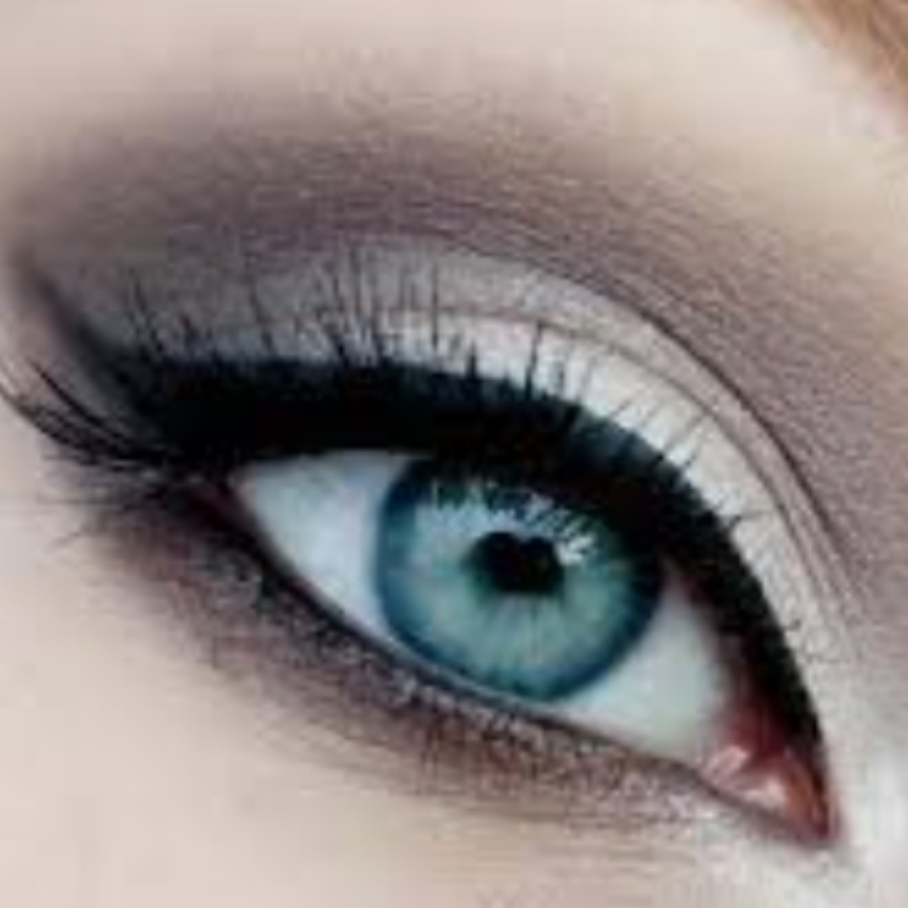 Brand New Flower Ultimate Eye Color Sheer Charcoal Crease Proof Eyeshadow
